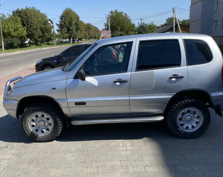 Сірий Шевроле Нива, об'ємом двигуна 1.7 л та пробігом 281 тис. км за 3800 $, фото 5 на Automoto.ua