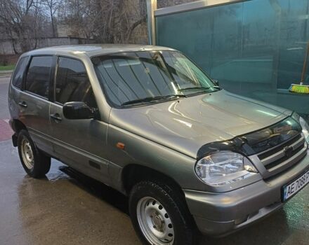 Сірий Шевроле Нива, об'ємом двигуна 1.7 л та пробігом 213 тис. км за 3500 $, фото 5 на Automoto.ua