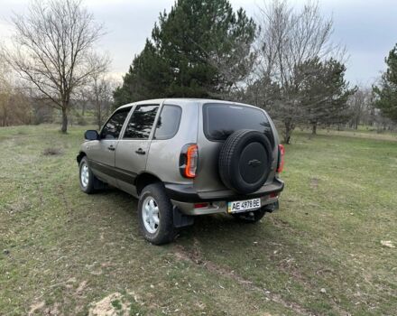 Сірий Шевроле Нива, об'ємом двигуна 0 л та пробігом 100 тис. км за 4200 $, фото 2 на Automoto.ua