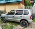 Серый Шевроле Нива, объемом двигателя 1.7 л и пробегом 333 тыс. км за 5400 $, фото 1 на Automoto.ua