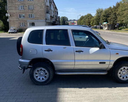 Сірий Шевроле Нива, об'ємом двигуна 1.7 л та пробігом 281 тис. км за 3800 $, фото 2 на Automoto.ua