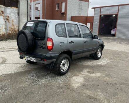 Серый Шевроле Нива, объемом двигателя 1.7 л и пробегом 111 тыс. км за 2999 $, фото 3 на Automoto.ua