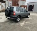 Серый Шевроле Нива, объемом двигателя 1.7 л и пробегом 111 тыс. км за 2999 $, фото 3 на Automoto.ua