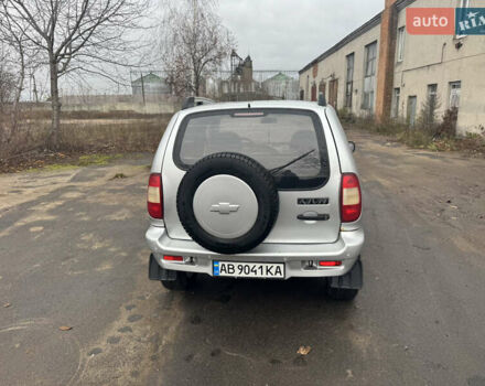 Сірий Шевроле Нива, об'ємом двигуна 1.69 л та пробігом 200 тис. км за 3200 $, фото 4 на Automoto.ua