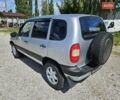 Серый Шевроле Нива, объемом двигателя 1.69 л и пробегом 150 тыс. км за 4450 $, фото 6 на Automoto.ua