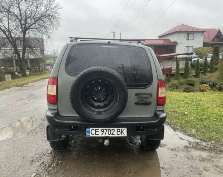 Серый Шевроле Нива, объемом двигателя 1.7 л и пробегом 120 тыс. км за 3300 $, фото 2 на Automoto.ua