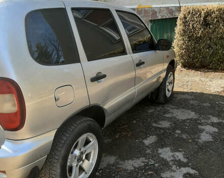 Сірий Шевроле Нива, об'ємом двигуна 1.7 л та пробігом 260 тис. км за 3300 $, фото 10 на Automoto.ua