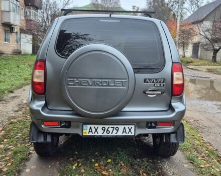 Серый Шевроле Нива, объемом двигателя 1.7 л и пробегом 97 тыс. км за 4400 $, фото 4 на Automoto.ua