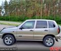 Серый Шевроле Нива, объемом двигателя 1.7 л и пробегом 146 тыс. км за 4800 $, фото 1 на Automoto.ua
