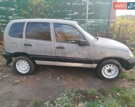 Серый Шевроле Нива, объемом двигателя 1.69 л и пробегом 1 тыс. км за 3200 $, фото 2 на Automoto.ua