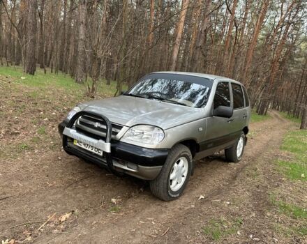 Сірий Шевроле Нива, об'ємом двигуна 0 л та пробігом 100 тис. км за 4200 $, фото 5 на Automoto.ua