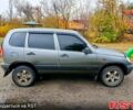 Серый Шевроле Нива, объемом двигателя 1.7 л и пробегом 185 тыс. км за 4500 $, фото 1 на Automoto.ua
