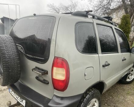 Серый Шевроле Нива, объемом двигателя 1.7 л и пробегом 120 тыс. км за 3300 $, фото 3 на Automoto.ua