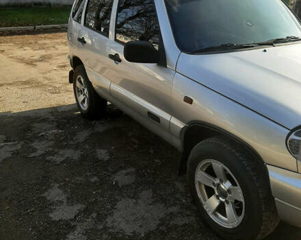 Сірий Шевроле Нива, об'ємом двигуна 1.7 л та пробігом 260 тис. км за 3300 $, фото 3 на Automoto.ua
