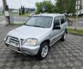 Серый Шевроле Нива, объемом двигателя 1.7 л и пробегом 166 тыс. км за 2999 $, фото 1 на Automoto.ua