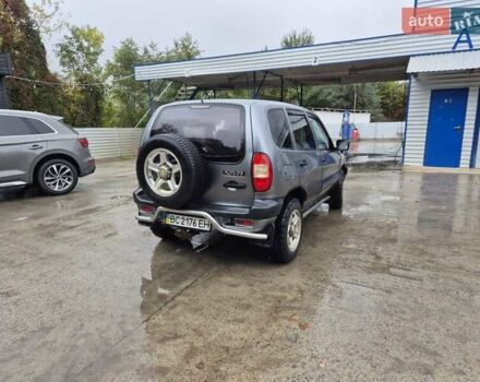 Сірий Шевроле Нива, об'ємом двигуна 1.7 л та пробігом 233 тис. км за 3950 $, фото 7 на Automoto.ua