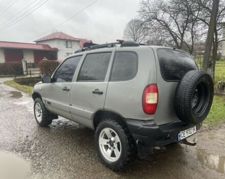 Серый Шевроле Нива, объемом двигателя 1.7 л и пробегом 120 тыс. км за 3300 $, фото 1 на Automoto.ua