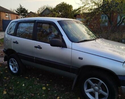 Сірий Шевроле Нива, об'ємом двигуна 1.7 л та пробігом 130 тис. км за 5500 $, фото 5 на Automoto.ua