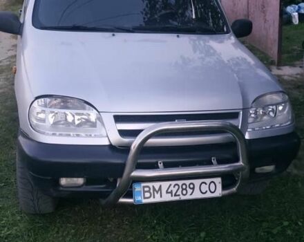 Серый Шевроле Нива, объемом двигателя 1.7 л и пробегом 180 тыс. км за 3000 $, фото 1 на Automoto.ua