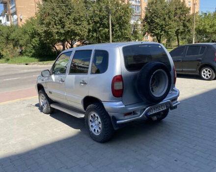 Сірий Шевроле Нива, об'ємом двигуна 1.7 л та пробігом 281 тис. км за 3800 $, фото 4 на Automoto.ua
