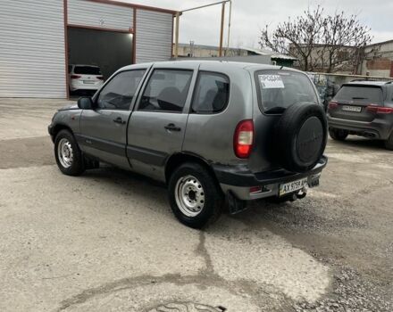 Серый Шевроле Нива, объемом двигателя 1.7 л и пробегом 111 тыс. км за 2999 $, фото 4 на Automoto.ua