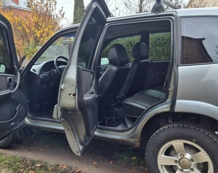 Серый Шевроле Нива, объемом двигателя 1.7 л и пробегом 97 тыс. км за 4400 $, фото 9 на Automoto.ua