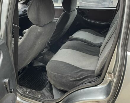 Серый Шевроле Нива, объемом двигателя 1.7 л и пробегом 111 тыс. км за 2999 $, фото 7 на Automoto.ua