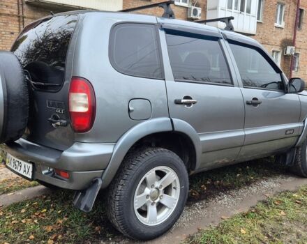 Серый Шевроле Нива, объемом двигателя 1.7 л и пробегом 97 тыс. км за 4400 $, фото 5 на Automoto.ua