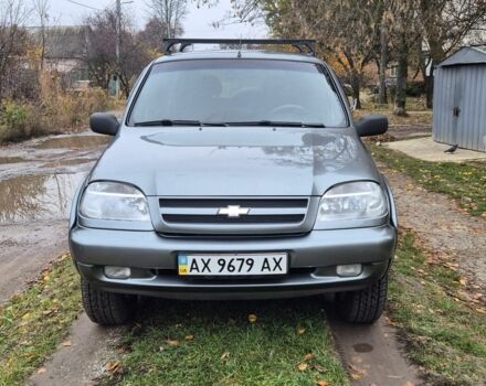Серый Шевроле Нива, объемом двигателя 1.7 л и пробегом 97 тыс. км за 4400 $, фото 8 на Automoto.ua