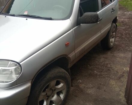 Серый Шевроле Нива, объемом двигателя 1.7 л и пробегом 188 тыс. км за 4500 $, фото 2 на Automoto.ua