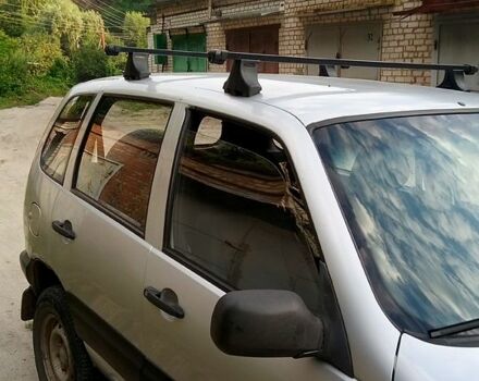 Серый Шевроле Нива, объемом двигателя 1.7 л и пробегом 233 тыс. км за 3600 $, фото 3 на Automoto.ua