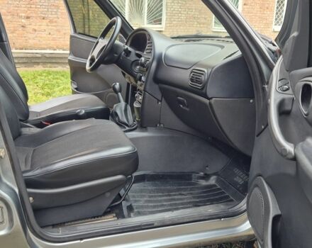 Серый Шевроле Нива, объемом двигателя 1.7 л и пробегом 97 тыс. км за 4400 $, фото 16 на Automoto.ua