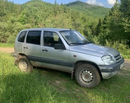 Серый Шевроле Нива, объемом двигателя 1.7 л и пробегом 282 тыс. км за 2550 $, фото 1 на Automoto.ua