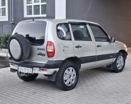 Сірий Шевроле Нива, об'ємом двигуна 1.7 л та пробігом 217 тис. км за 2950 $, фото 3 на Automoto.ua