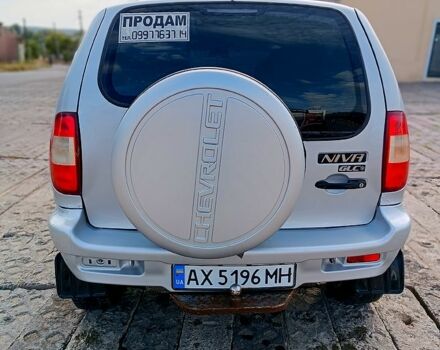 Серый Шевроле Нива, объемом двигателя 1.7 л и пробегом 300 тыс. км за 4500 $, фото 1 на Automoto.ua