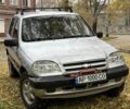 Серый Шевроле Нива, объемом двигателя 1.7 л и пробегом 160 тыс. км за 4300 $, фото 4 на Automoto.ua