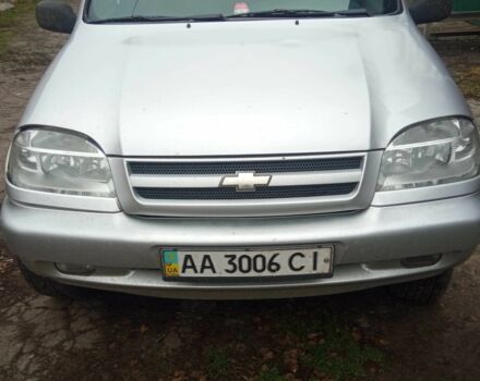 Серый Шевроле Нива, объемом двигателя 1.7 л и пробегом 188 тыс. км за 4500 $, фото 1 на Automoto.ua