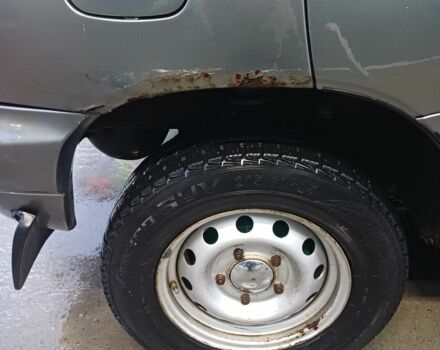 Сірий Шевроле Нива, об'ємом двигуна 1.7 л та пробігом 213 тис. км за 3500 $, фото 6 на Automoto.ua