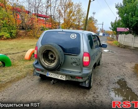 Серый Шевроле Нива, объемом двигателя 1.7 л и пробегом 185 тыс. км за 4500 $, фото 2 на Automoto.ua