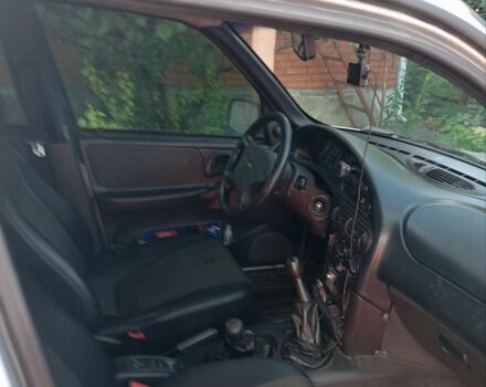 Серый Шевроле Нива, объемом двигателя 0 л и пробегом 230 тыс. км за 4500 $, фото 4 на Automoto.ua