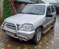 Серый Шевроле Нива, объемом двигателя 1.7 л и пробегом 175 тыс. км за 3000 $, фото 1 на Automoto.ua