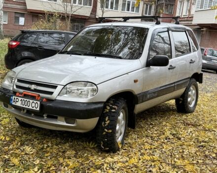 Серый Шевроле Нива, объемом двигателя 1.7 л и пробегом 160 тыс. км за 4300 $, фото 3 на Automoto.ua