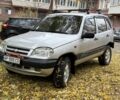 Серый Шевроле Нива, объемом двигателя 1.7 л и пробегом 160 тыс. км за 4300 $, фото 3 на Automoto.ua