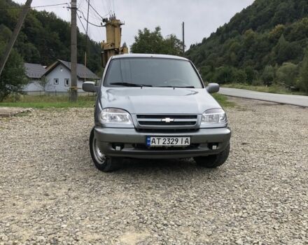 Серый Шевроле Нива, объемом двигателя 1.7 л и пробегом 250 тыс. км за 3799 $, фото 5 на Automoto.ua
