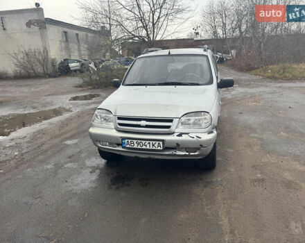 Сірий Шевроле Нива, об'ємом двигуна 1.69 л та пробігом 200 тис. км за 3200 $, фото 2 на Automoto.ua