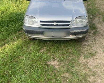 Серый Шевроле Нива, объемом двигателя 1.7 л и пробегом 282 тыс. км за 2550 $, фото 5 на Automoto.ua