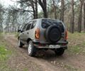 Сірий Шевроле Нива, об'ємом двигуна 0 л та пробігом 100 тис. км за 4200 $, фото 4 на Automoto.ua