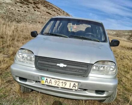 Сірий Шевроле Нива, об'ємом двигуна 1.7 л та пробігом 270 тис. км за 1900 $, фото 2 на Automoto.ua