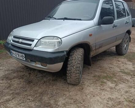 Серый Шевроле Нива, объемом двигателя 1.7 л и пробегом 193 тыс. км за 3000 $, фото 24 на Automoto.ua