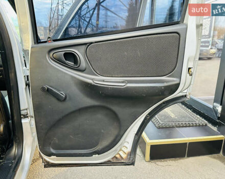 Сірий Шевроле Нива, об'ємом двигуна 1.7 л та пробігом 410 тис. км за 3850 $, фото 20 на Automoto.ua
